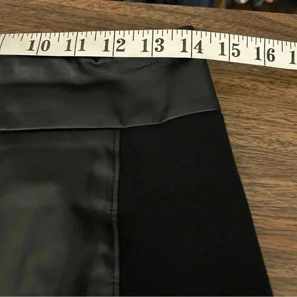 Cabi Miranda Black vegan  leather Skirt Size:2 #3754 - Picture 9 of 9